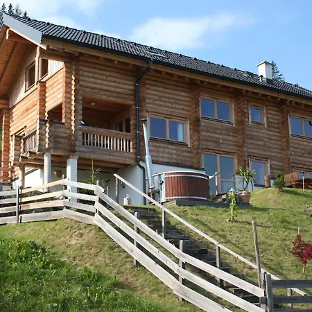 In Mit Terrasse Und Garten Holiday home