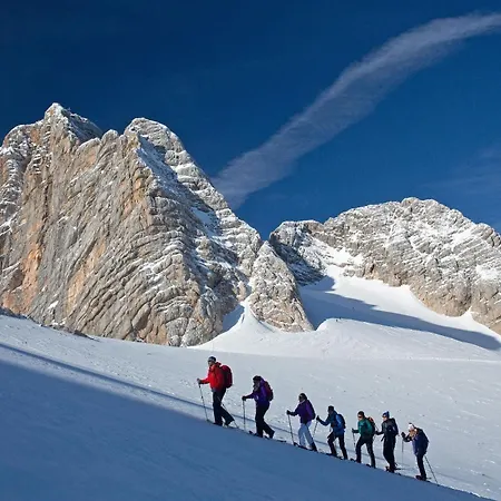 In Mit Terrasse Und Garten Holiday home *